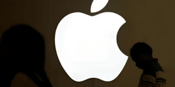 Apple’s Foldable iPhone May Offer iPad-Like Display Aspect Ratio & Support iPad Apps, Tipster Says